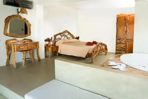 Gloria Maris Suites and Villa - 15