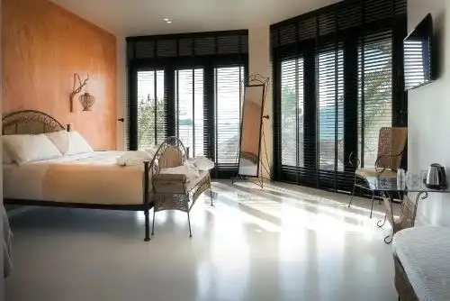 Gloria Maris Suites and Villa - 14