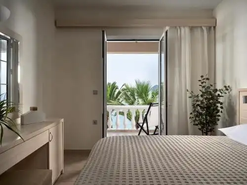 Gloria Maris Suites and Villa - 25