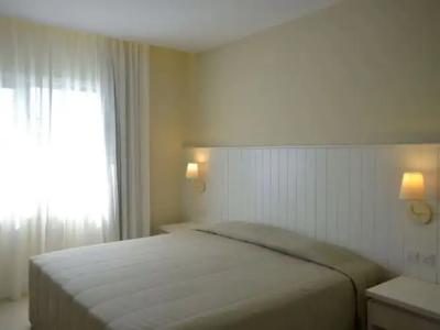 Sunrise Gardens Aparthotel - 64