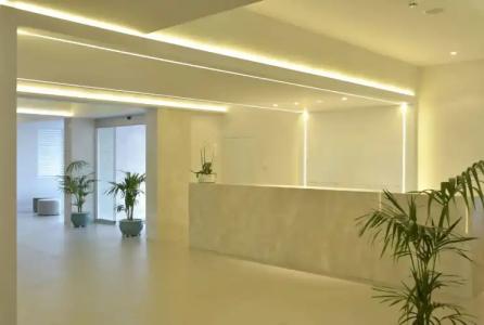 Sunrise Gardens Aparthotel - 10