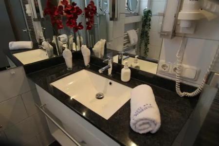 Sletz Park- Superior - 19