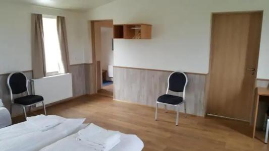 Stöng and Cottages - 42