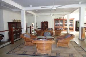 Brookside Resort by Earl's, Канди