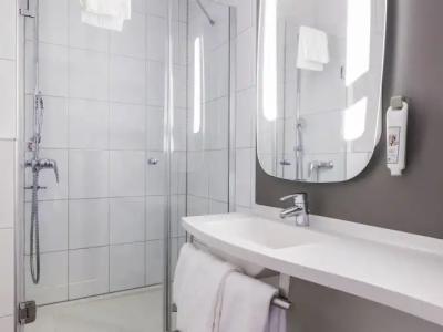 ibis Zürich Messe Airport - 35