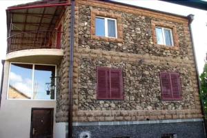  Three Jugs B&B, Ереван