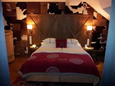 Bristol Tradition and Luxury - 47