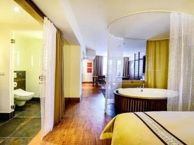 Bristol Tradition and Luxury - 44