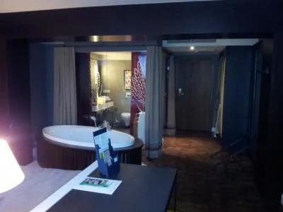 Bristol Tradition and Luxury - 8