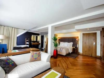 Bristol Tradition and Luxury - 41