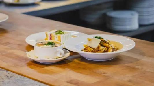 Bristol Tradition and Luxury - 11