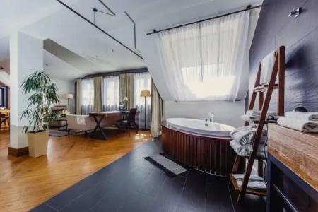 Bristol Tradition and Luxury - 19