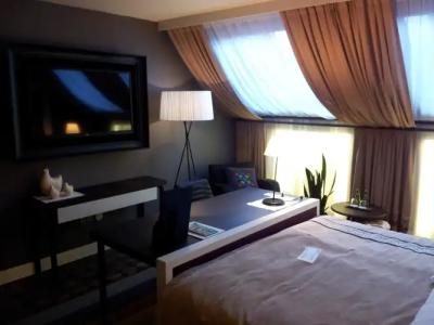 Bristol Tradition and Luxury - 6