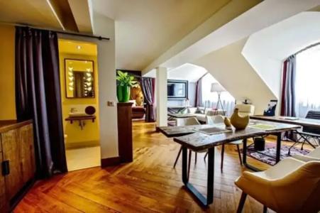 Bristol Tradition and Luxury - 25