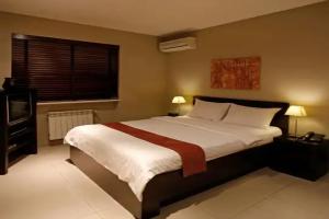 Мег Отель, Ереван