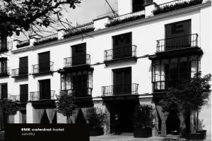Eme Catedral Hotel, Севилья