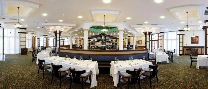 Private  Cts In Emerald Beach Resort & Spa - 4