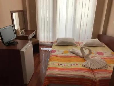 Red House Guest House - 14