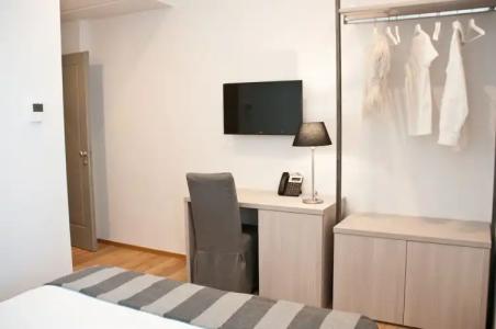Giuturna Boutique - 39