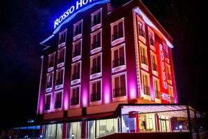 Rosso Hotel, Коджаэли