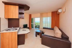 Guest House California, Поморие