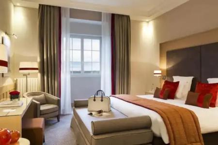 Hôtel Barrière L'Hôtel du Golf - 72