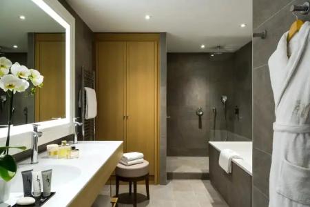 Hôtel Barrière L'Hôtel du Golf - 10