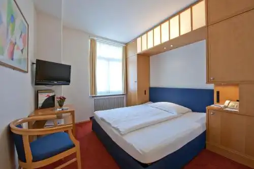 Schweizerhof St. Moritz - 38