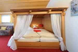 Hotel «Camona & Apart Walserhof»