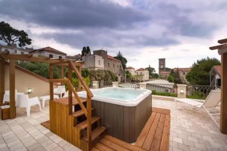 Ravello House - 1