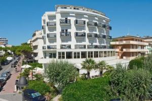 Hotel «Oriente», Червия-Милано-Мариттима