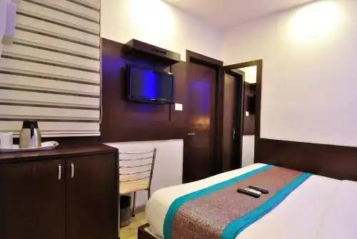 Nirmal Mahal 5 min walk From New Delhi Railway Station - 11