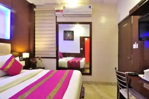 Nirmal Mahal 5 min walk From New Delhi Railway Station - 8