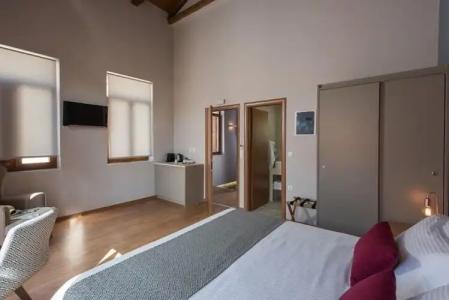 Bluebell Luxury Suites - 27