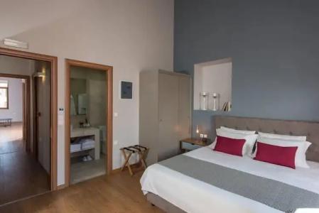 Bluebell Luxury Suites - 14