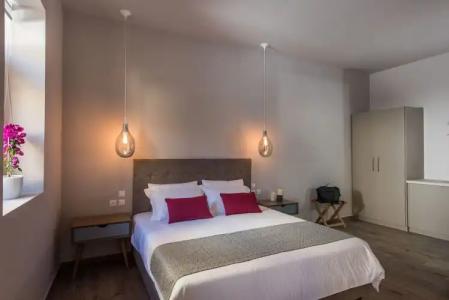 Bluebell Luxury Suites - 33