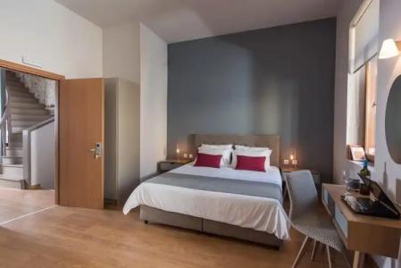 Bluebell Luxury Suites - 23