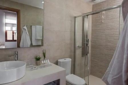 Bluebell Luxury Suites - 21