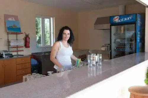 Eleni - 16