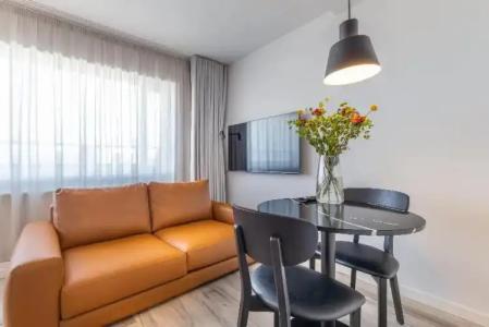 Hlemmur Square - 100