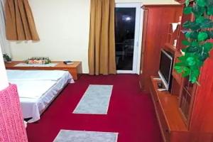 Rózsás Motel, Дебрецен