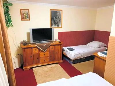 Rózsás Motel - 5