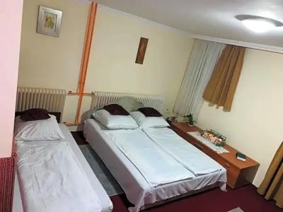 Rózsás Motel - 3