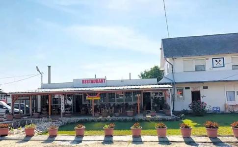 Rózsás Motel - 19