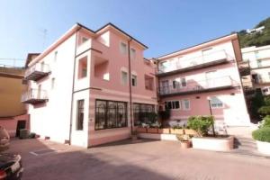 Hotel «Mambo», Лайгуэлья