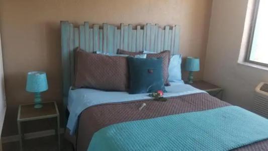 South Beach Inn - - 3