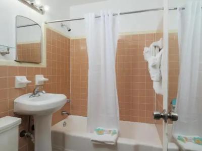 South Beach Inn - - 71