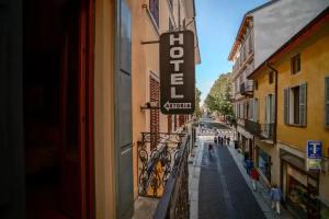 Hotel «Astoria», Кремона