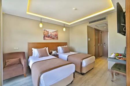 Corner Laleli - 34