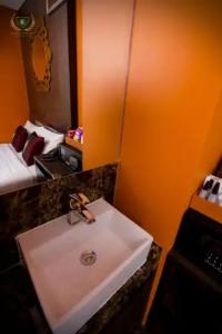 Violet Tower at Khaosan Palace - 47